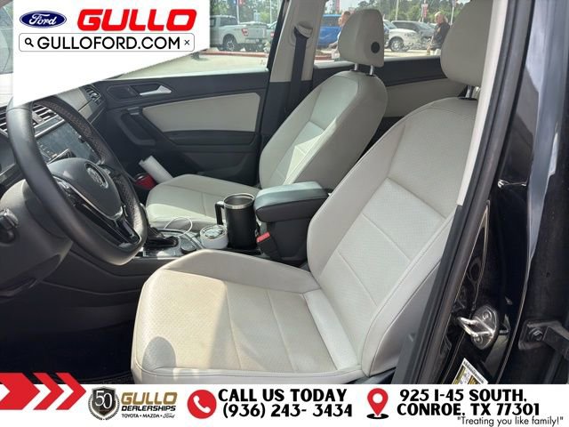 Used 2021 Volkswagen Tiguan SE w/ Panoramic Sunroof Package AWD/4WD image 5