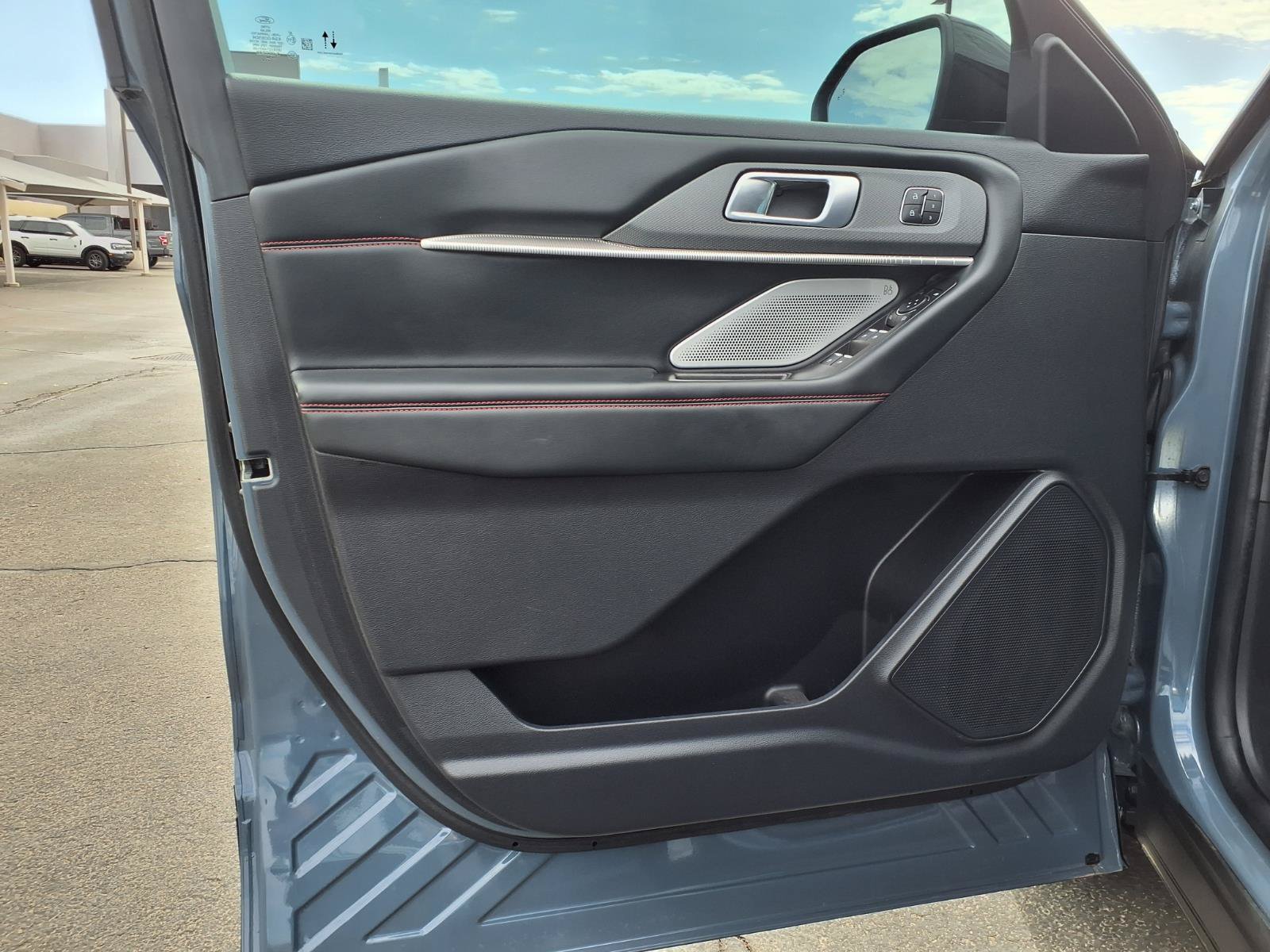 Certified 2025 Ford Explorer ST AWD/4WD image 21