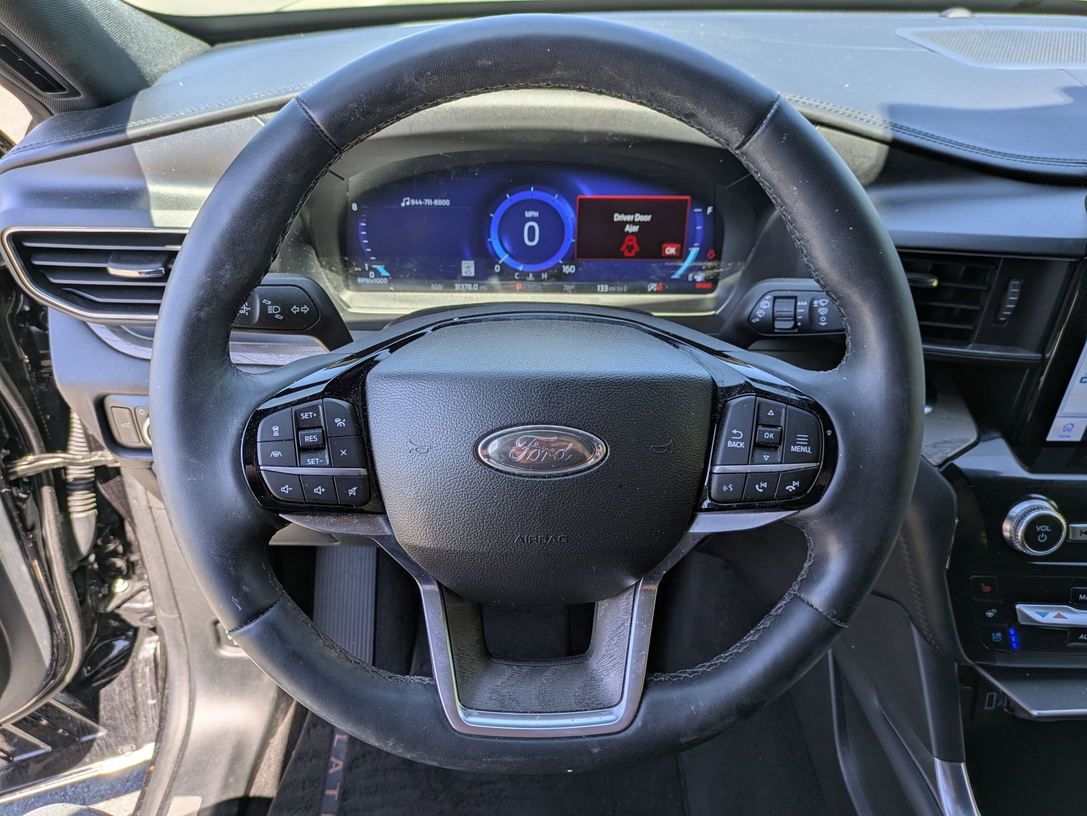 Certified 2023 Ford Explorer Platinum w/ Technology Package AWD/4WD image 9