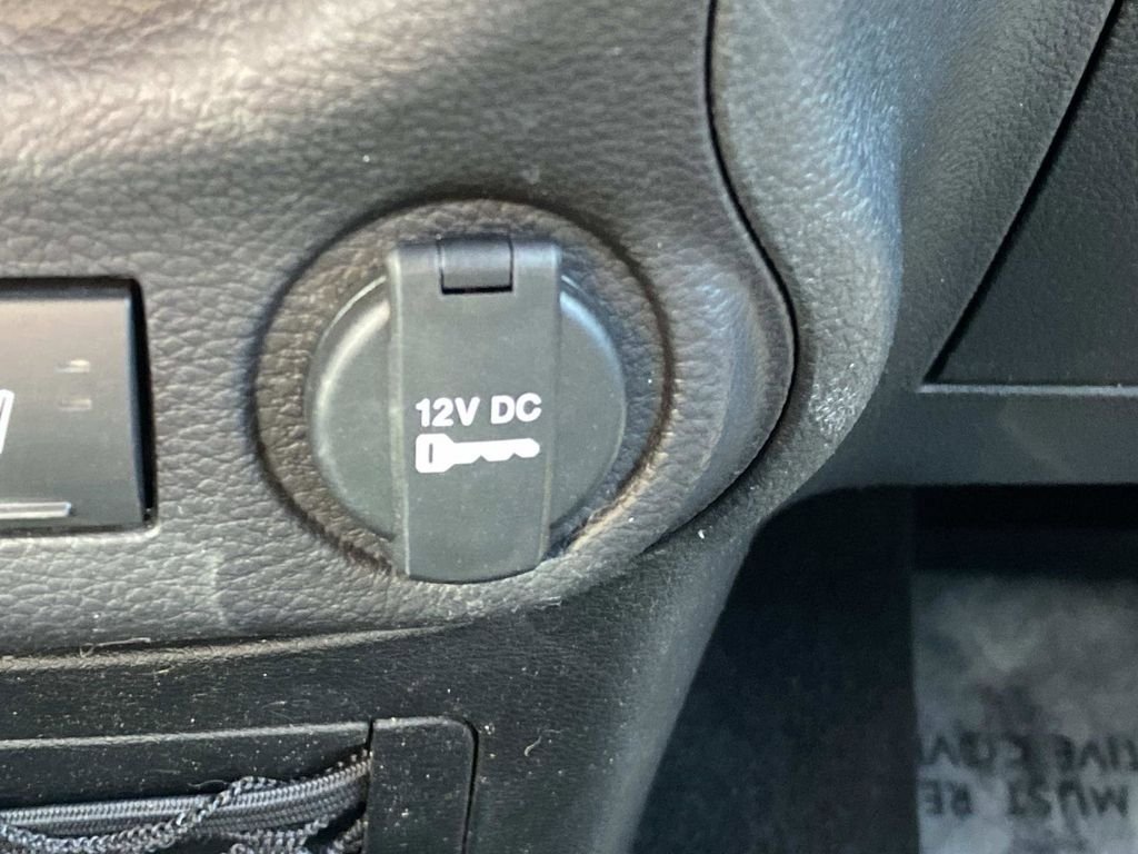 Used 2018 Jeep Wrangler Unlimited Sahara AWD/4WD image 29