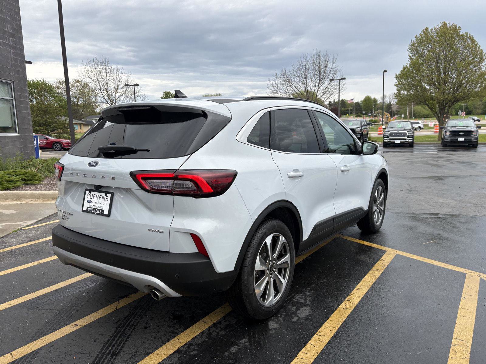 Certified 2025 Ford Escape Platinum AWD/4WD image 6