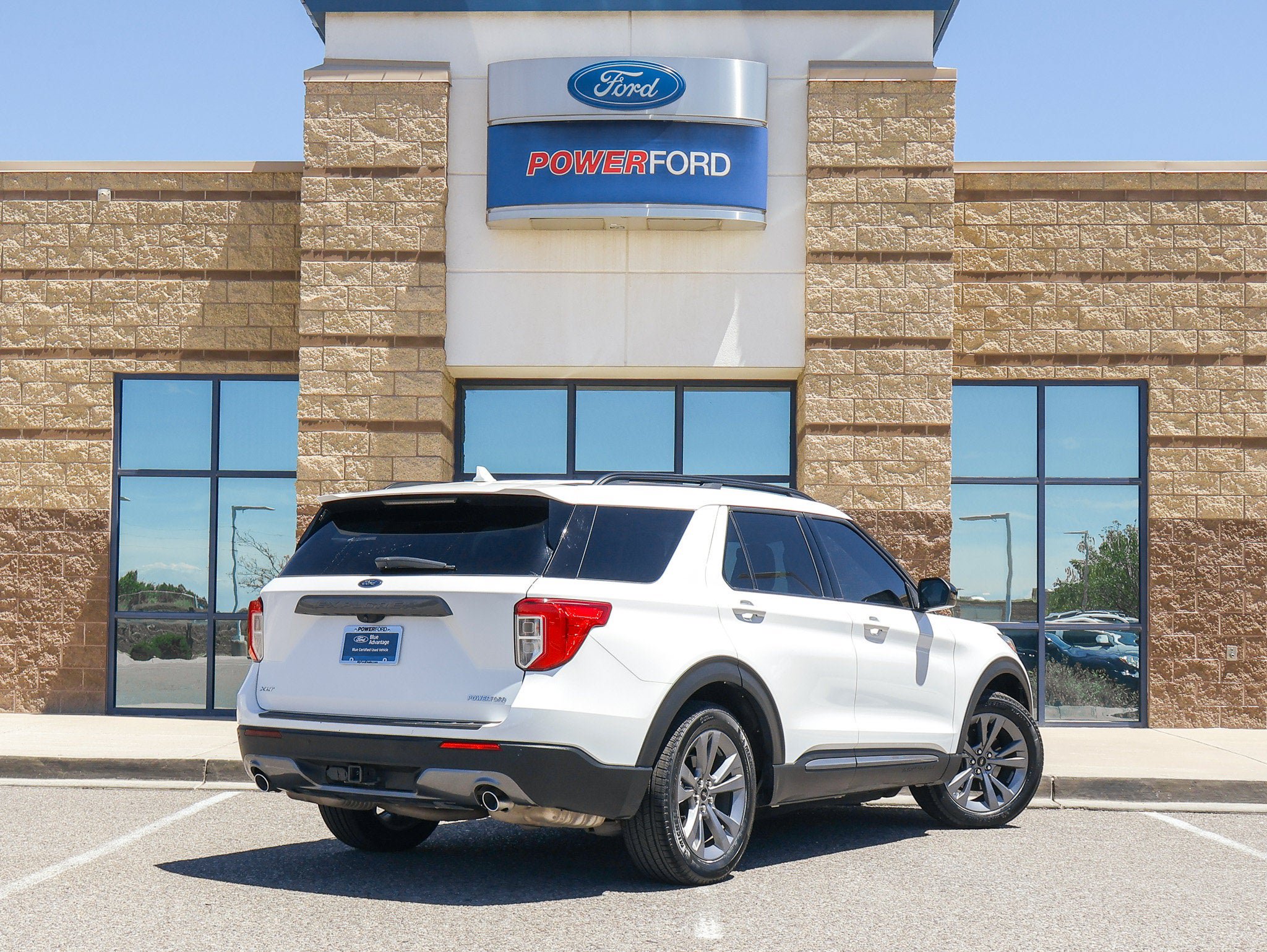 Certified 2022 Ford Explorer XLT w/ Equipment Group 202A RWD image 6