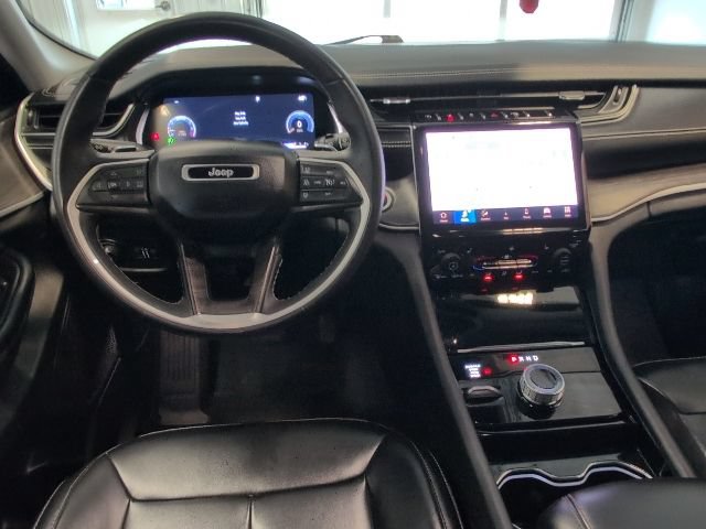 Used 2023 Jeep Grand Cherokee Limited AWD/4WD image 18