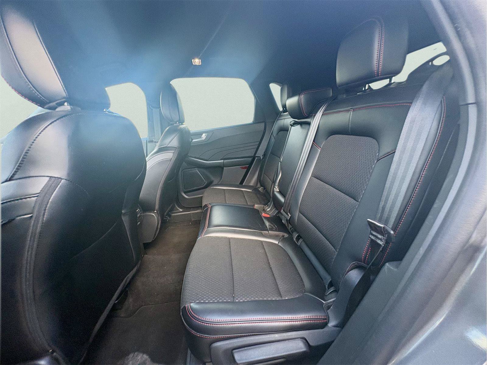 Certified 2025 Ford Escape ST-Line Select AWD/4WD image 7