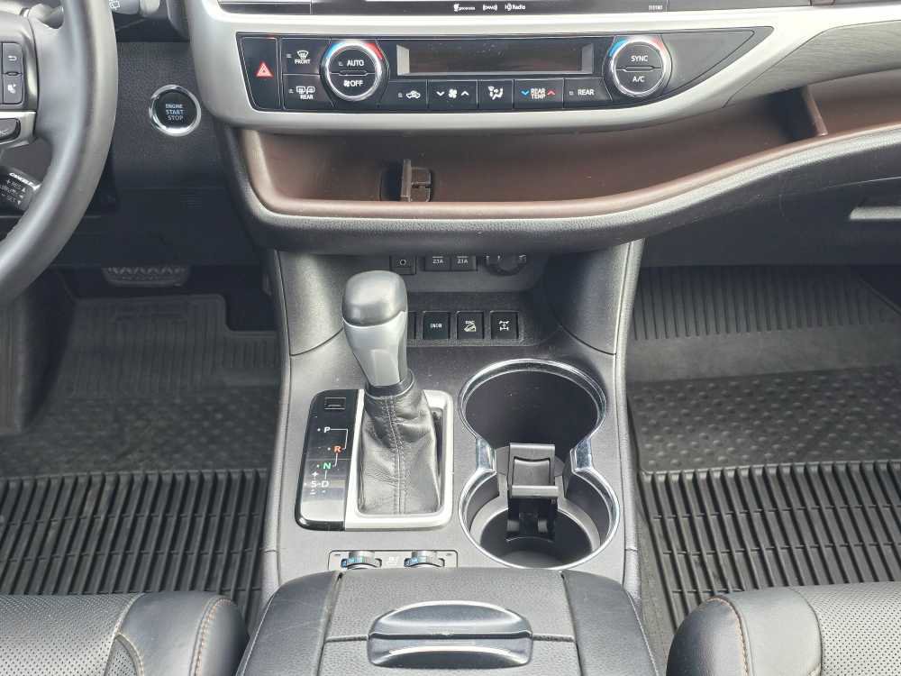 Used 2018 Toyota Highlander Limited AWD/4WD image 13