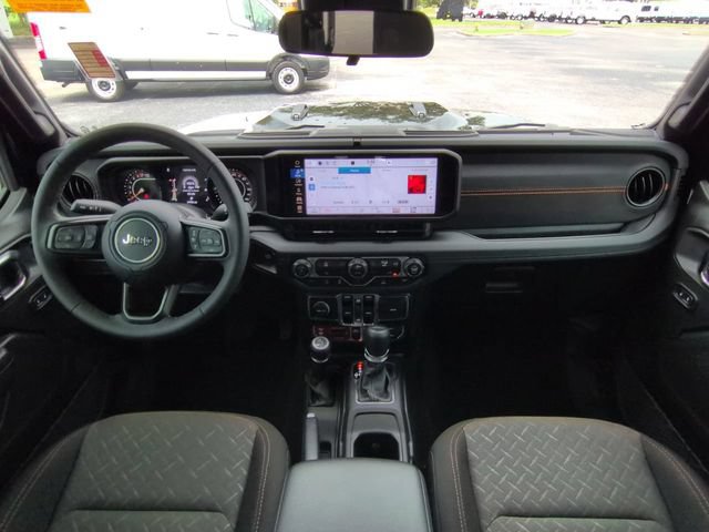 Used 2025 Jeep Gladiator Mojave AWD/4WD image 15
