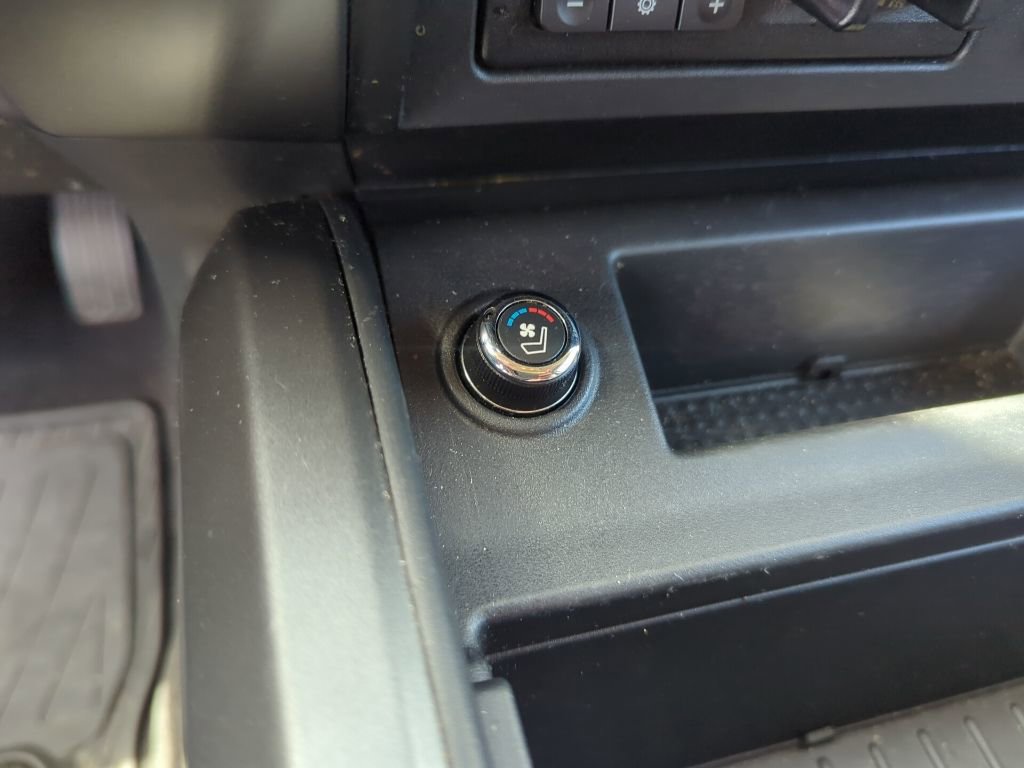 Used 2017 Nissan Titan Platinum Reserve image 32