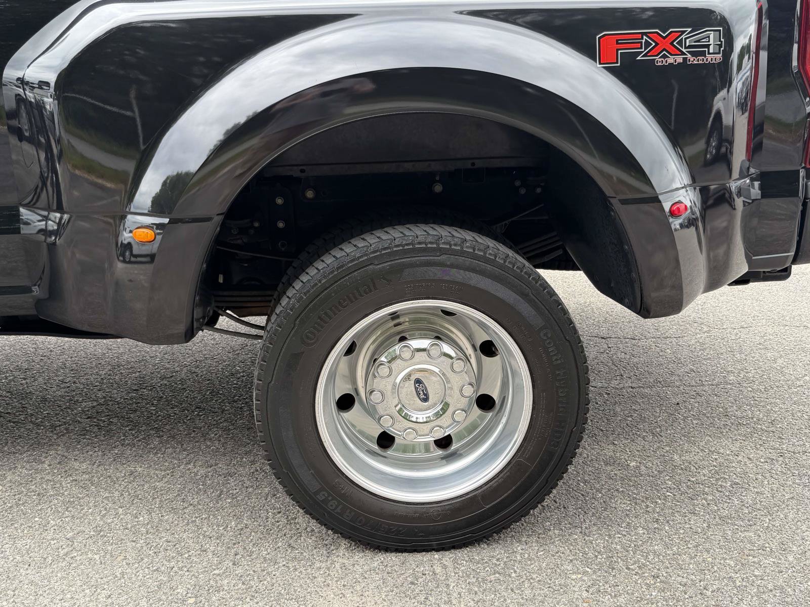Certified 2019 Ford F450 Platinum w/ Platinum Ultimate Package AWD/4WD image 33