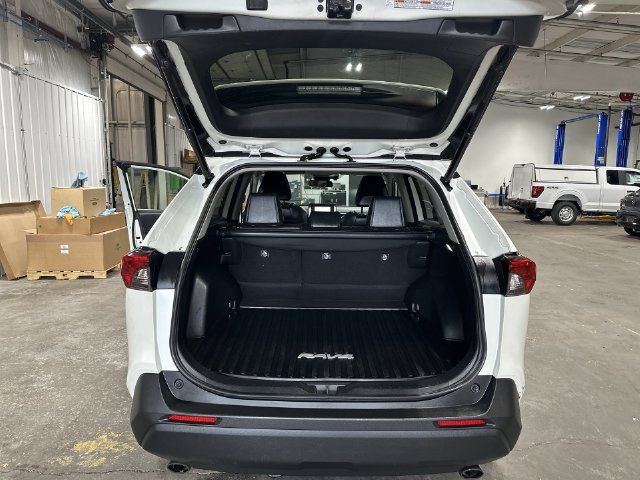Used 2022 Toyota RAV4 XLE Premium AWD/4WD image 25