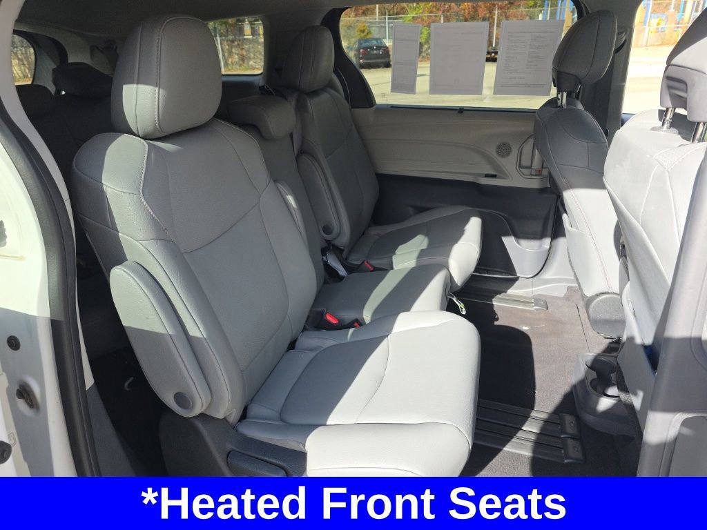 Used 2024 Toyota Sienna XLE image 12