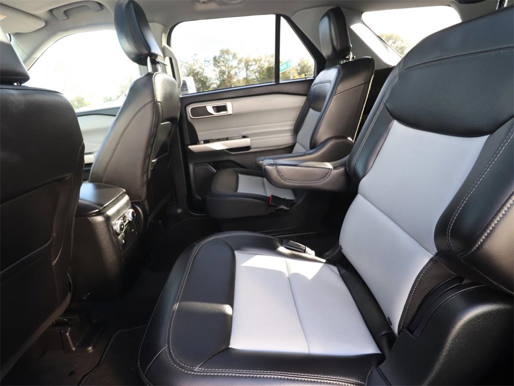 Certified 2022 Ford Explorer XLT w/ Equipment Group 202A image 14