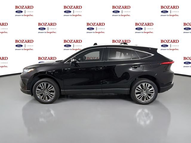 Used 2024 Toyota Venza XLE AWD/4WD image 5