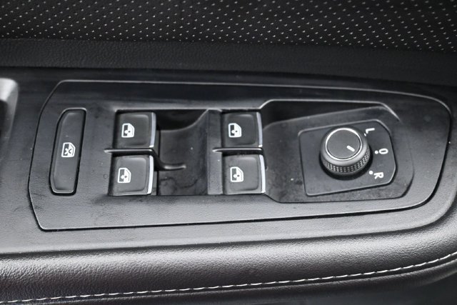 Used 2025 Volkswagen Atlas SE FWD image 14