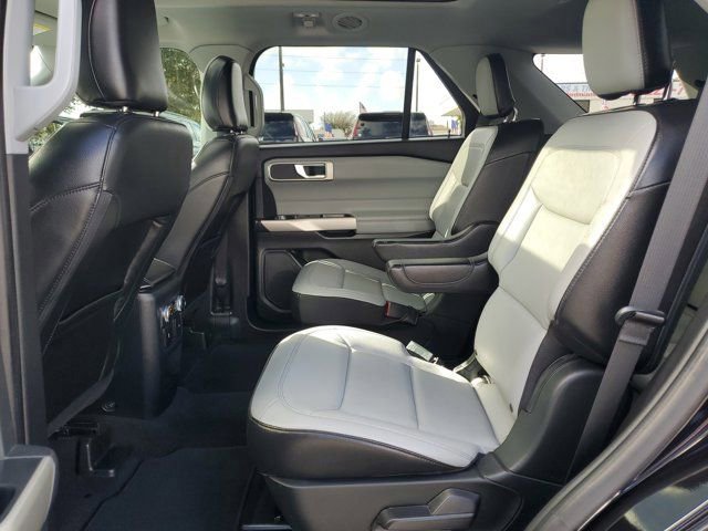 Certified 2021 Ford Explorer XLT w/ Equipment Group 202A image 10