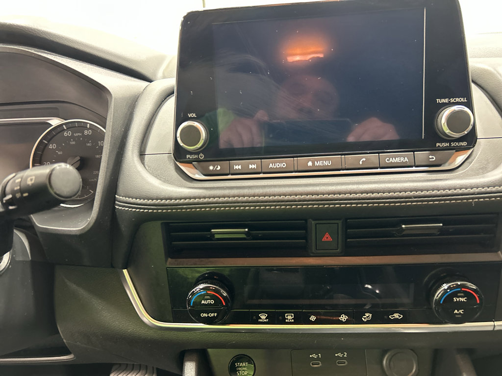 Used 2024 Nissan Rogue S FWD image 17