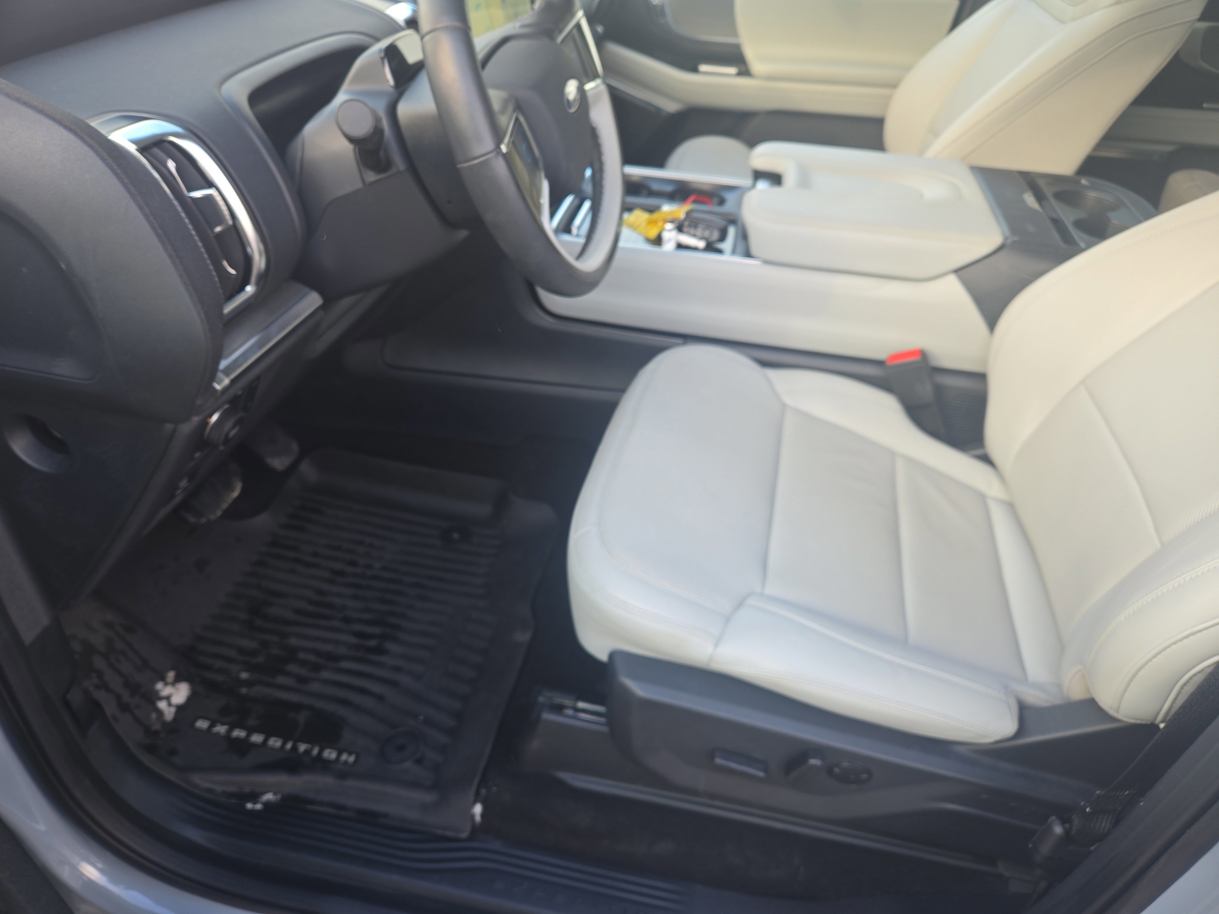 Certified 2025 Ford Expedition Platinum image 23