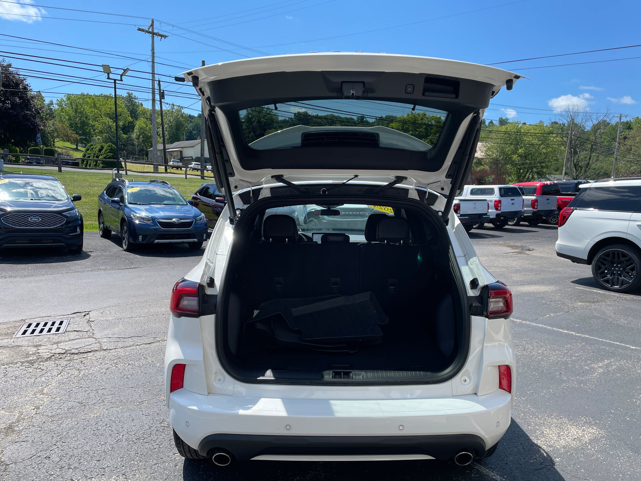 Certified 2024 Ford Escape ST-Line w/ Tech Pack #1 AWD/4WD image 9