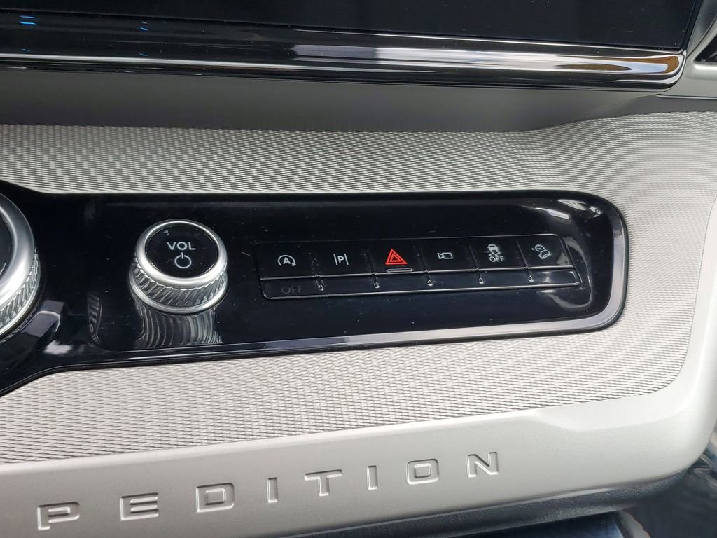 Certified 2025 Ford Expedition Active image 32