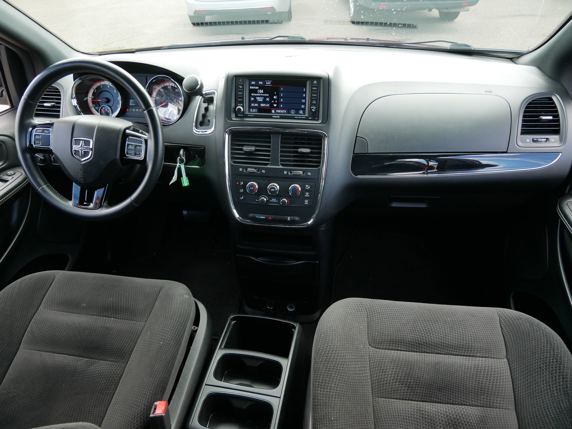 Used 2018 Dodge Grand Caravan SE FWD image 10