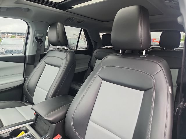 Certified 2022 Ford Explorer XLT w/ Equipment Group 202A AWD/4WD image 22
