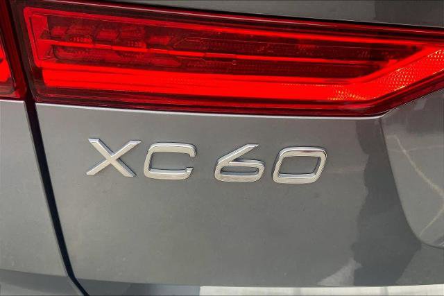 Used 2021 Volvo XC60 T5 Inscription image 32