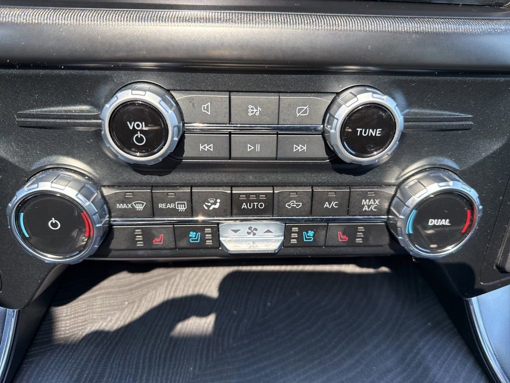 Certified 2023 Ford F150 Platinum w/ Equipment Group 701A High image 32