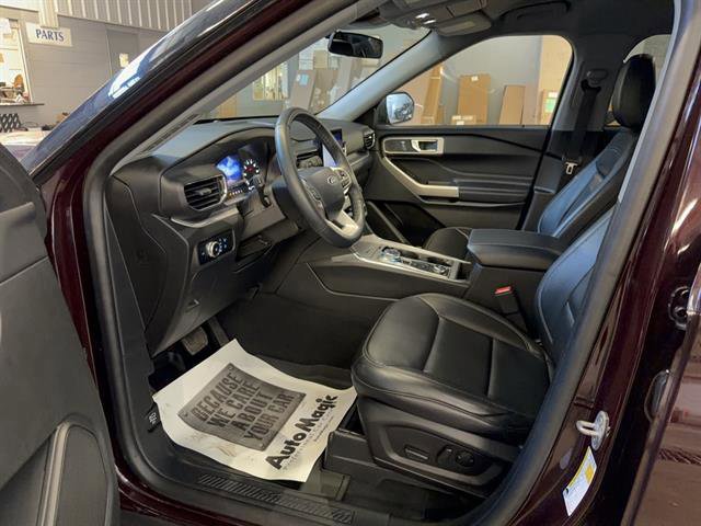 Certified 2023 Ford Explorer XLT w/ Equipment Group 202A image 5