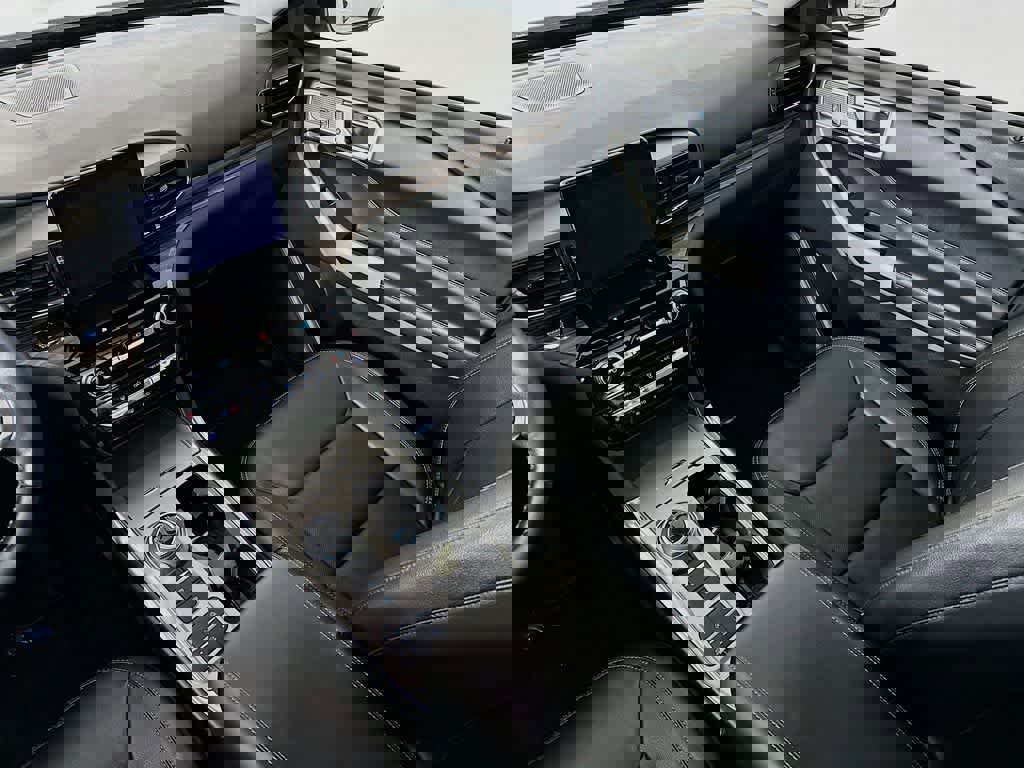 Certified 2021 Ford Explorer Limited w/ Equipment Group 301A image 10