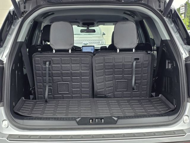Certified 2022 Ford Explorer XLT w/ Equipment Group 202A RWD image 29