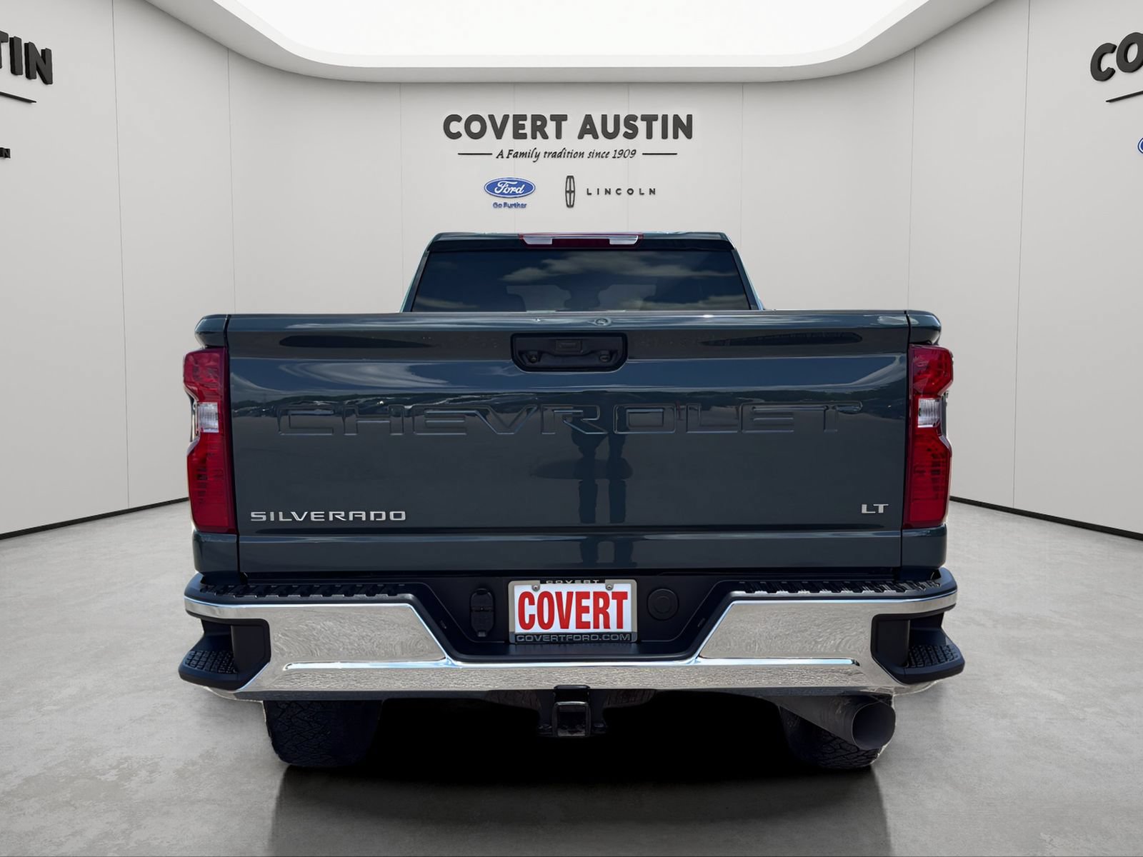 Used 2025 Chevrolet Silverado 3500 LT w/ Convenience Package AWD/4WD image 4