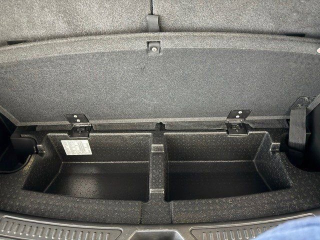 Used 2019 GMC Acadia SLT AWD/4WD image 9