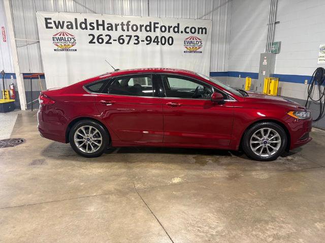 Certified 2017 Ford Fusion SE FWD image 7