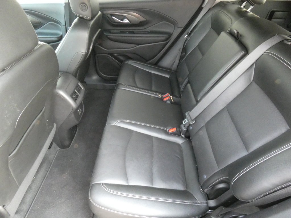 Used 2024 GMC Terrain SLT AWD/4WD image 10