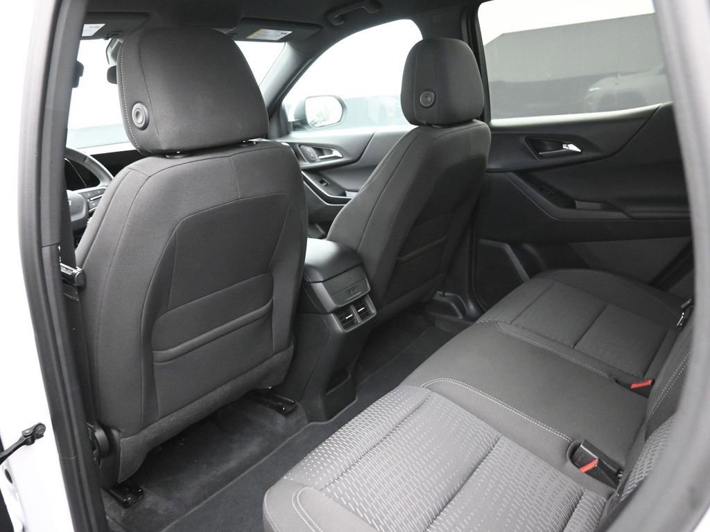 Used 2025 Chevrolet Equinox LT image 2