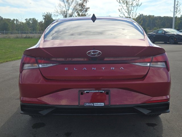 Used 2023 Hyundai Elantra SEL w/ Convenience Package FWD image 8