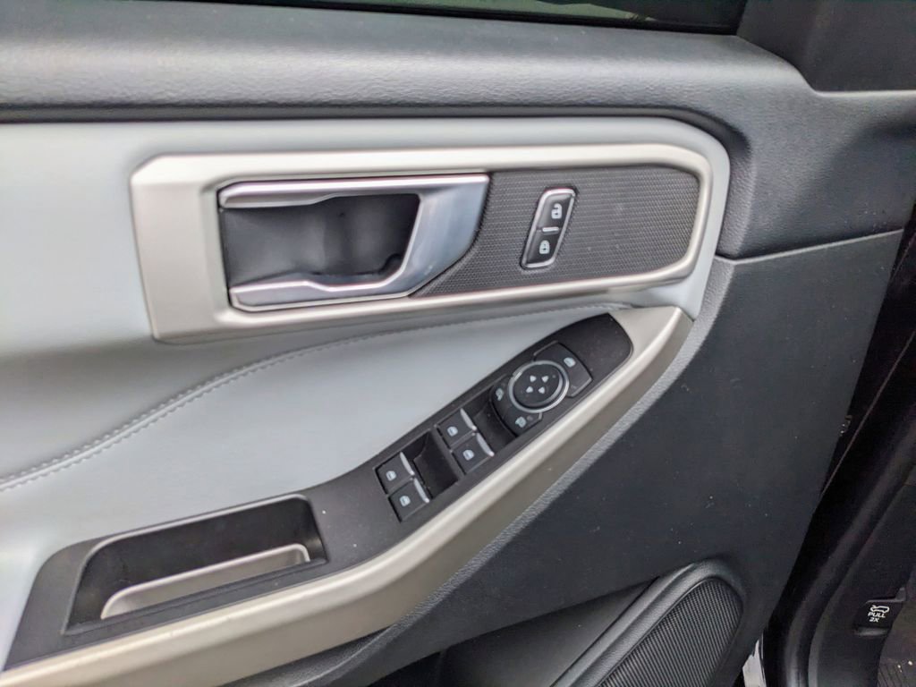 Certified 2022 Ford Explorer XLT w/ Equipment Group 202A image 21
