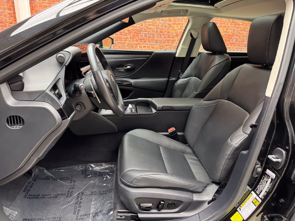 Used 2023 Lexus ES 300h w/ Premium Package FWD image 22