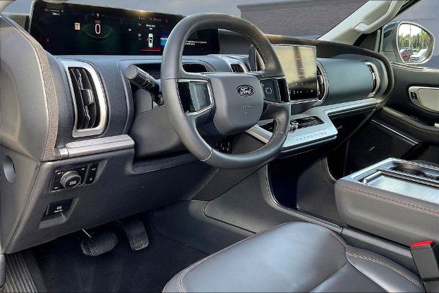 Certified 2025 Ford Expedition Active AWD/4WD image 17