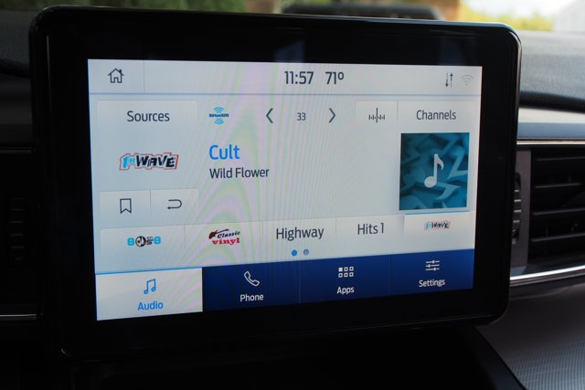 Certified 2020 Ford Explorer XLT w/ Equipment Group 202A image 30