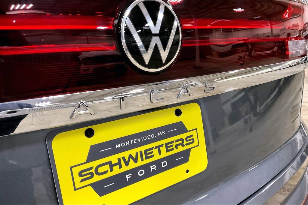 Used 2025 Volkswagen Atlas Cross Sport SE image 10