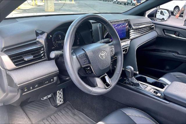 Used 2025 Toyota Camry SE w/ Convenience Package FWD image 14