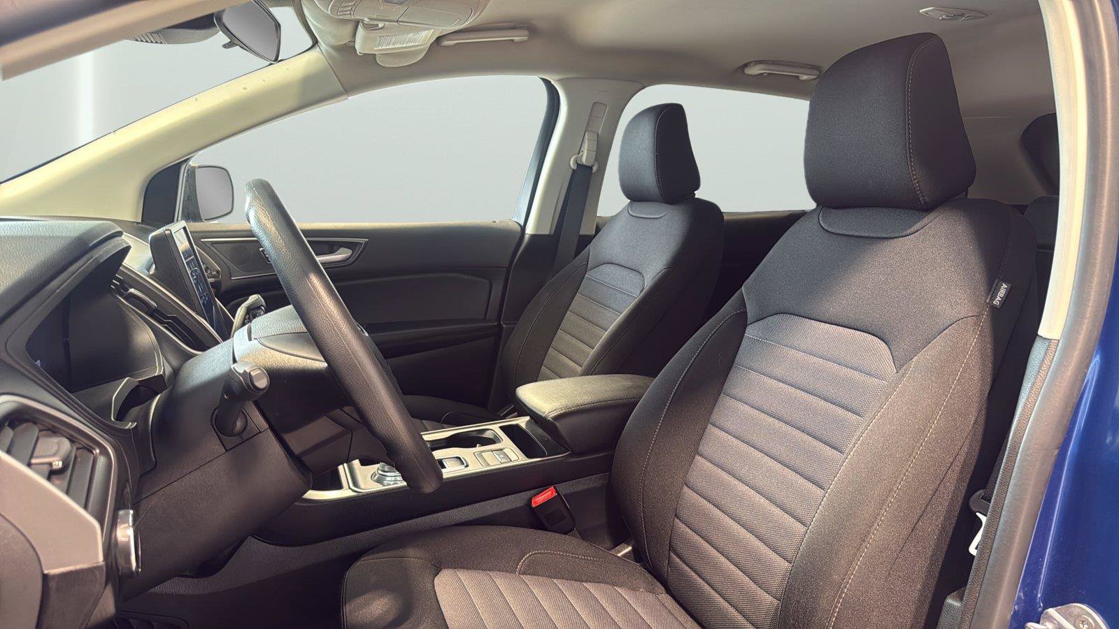 Certified 2024 Ford Edge SE w/ Black Appearance Package AWD/4WD image 12
