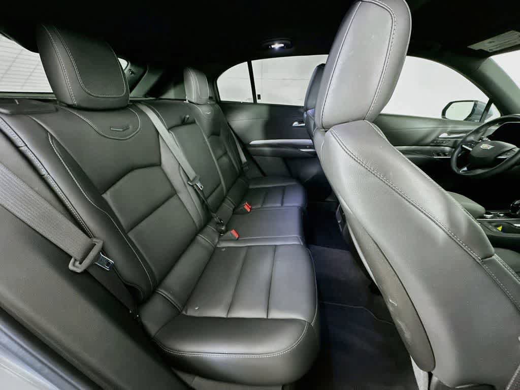 Used 2025 Cadillac XT4 Premium Luxury FWD image 30