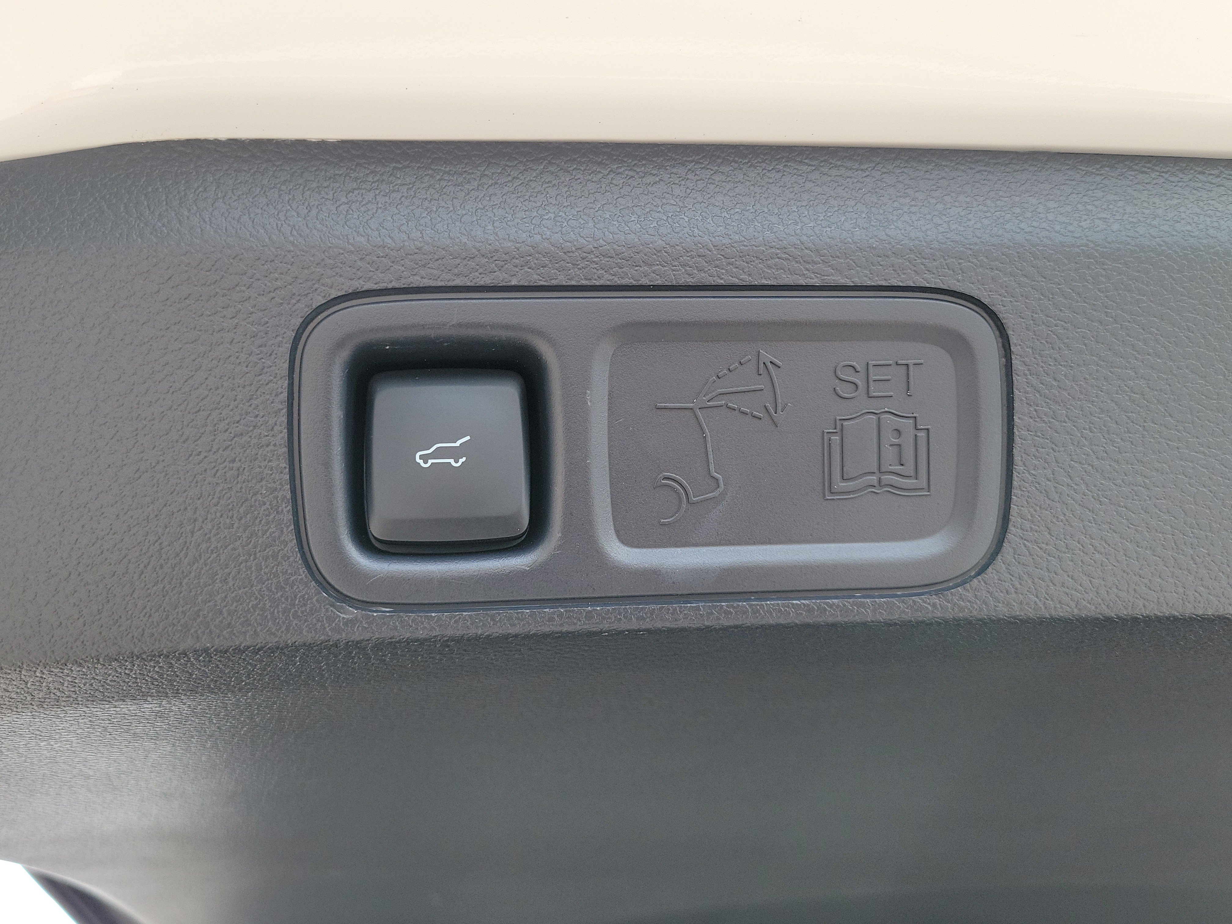 Certified 2024 Ford Expedition Max XLT RWD image 10