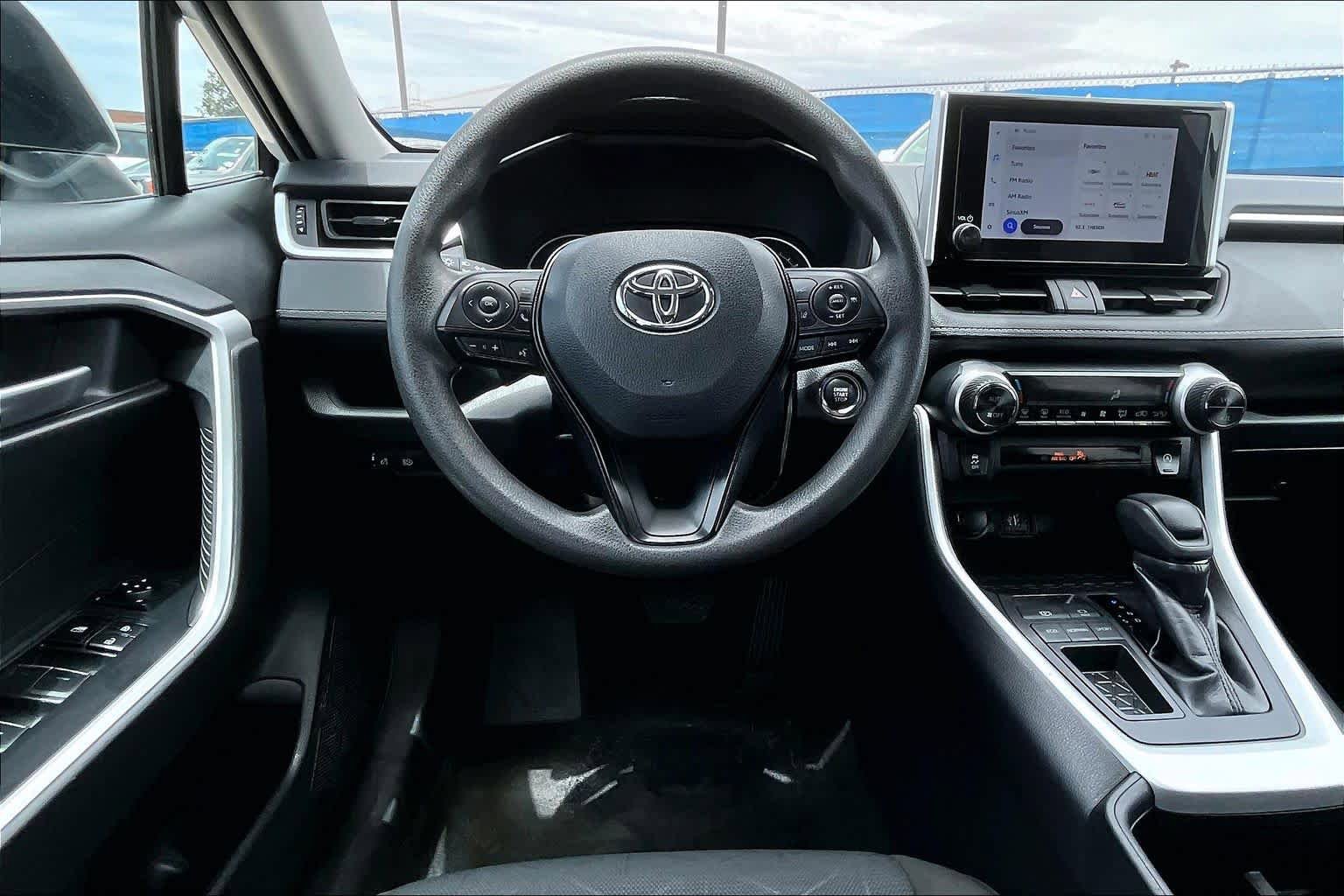 Used 2025 Toyota RAV4 XLE FWD image 6