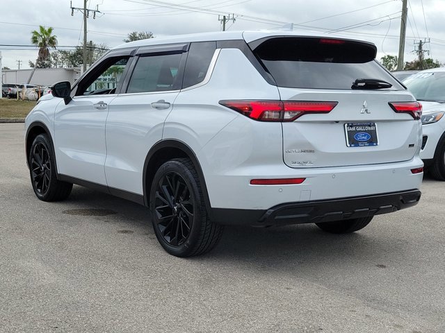 Used 2023 Mitsubishi Outlander SE video 2