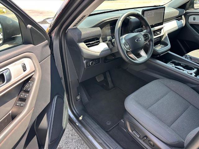 Certified 2025 Ford Explorer Active RWD image 13