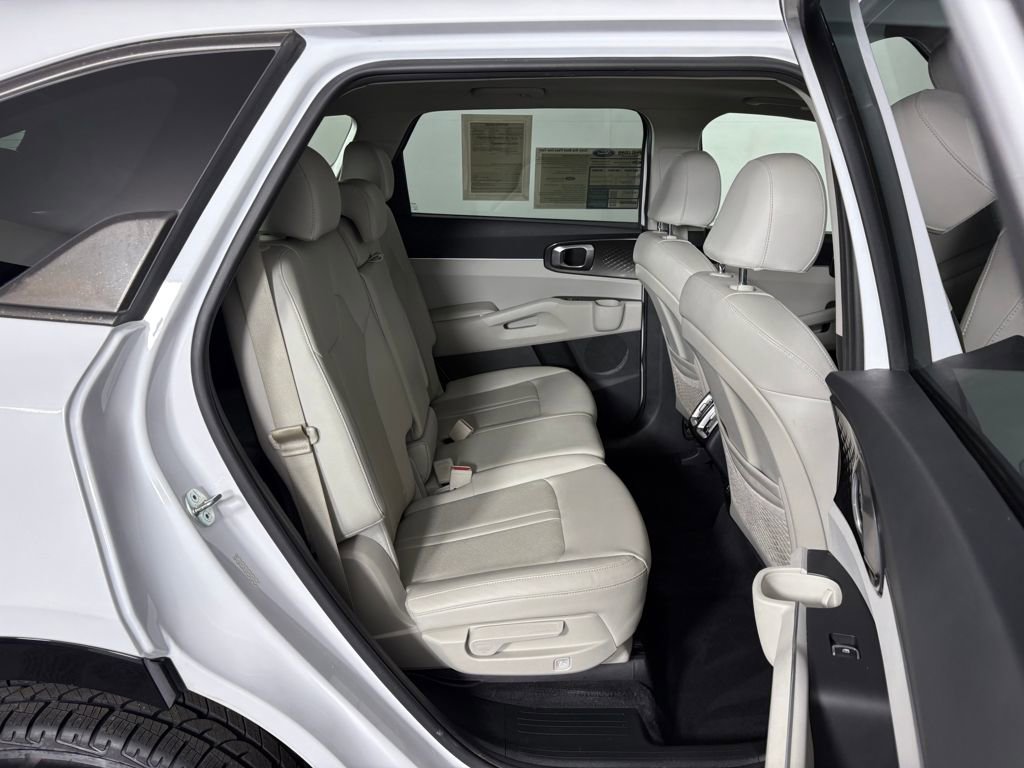 Used 2023 Kia Sorento S w/ Panoramic Sunroof Package image 34