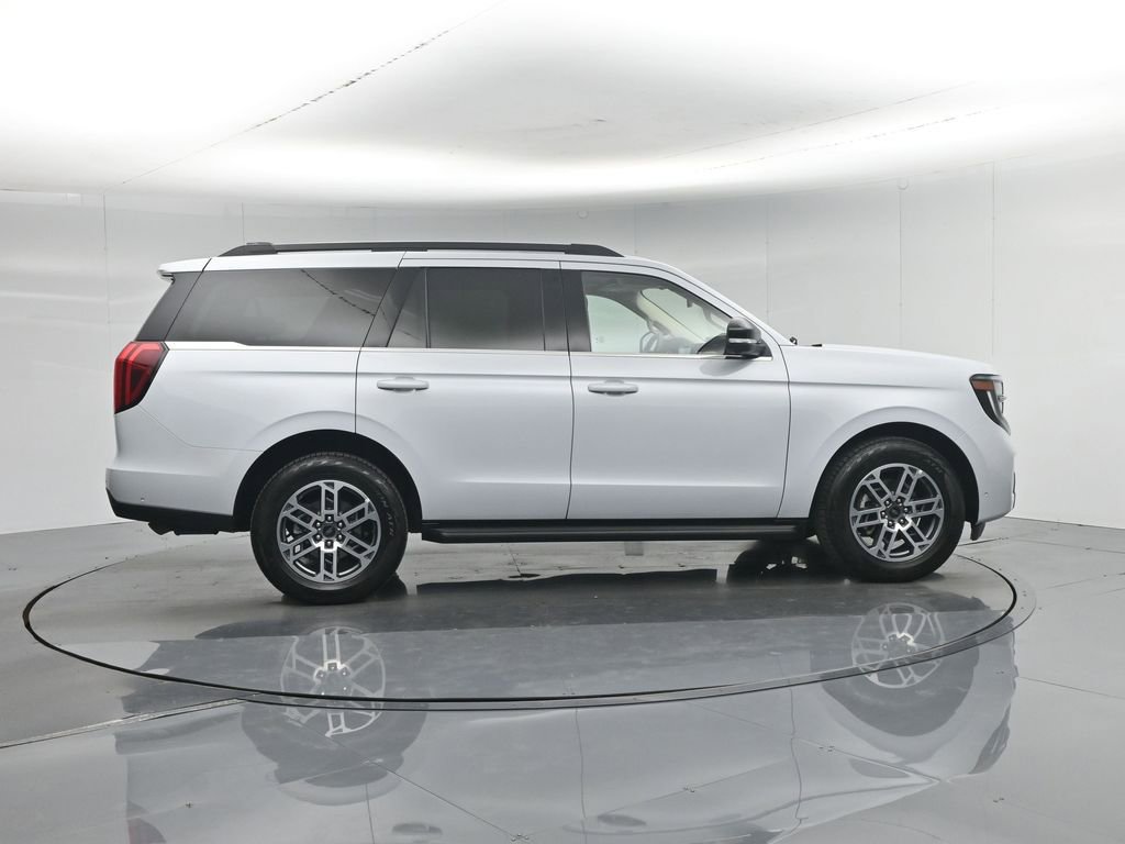 Certified 2025 Ford Expedition Active AWD/4WD image 33