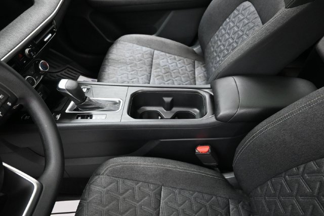 Used 2025 Nissan Kicks SV w/ SV Premium Package FWD image 26